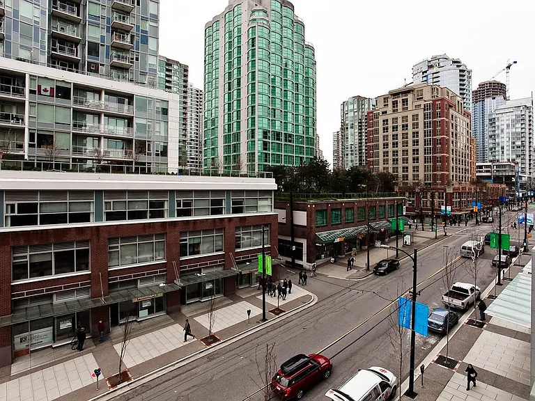 233 Robson St #306 — Photo 7