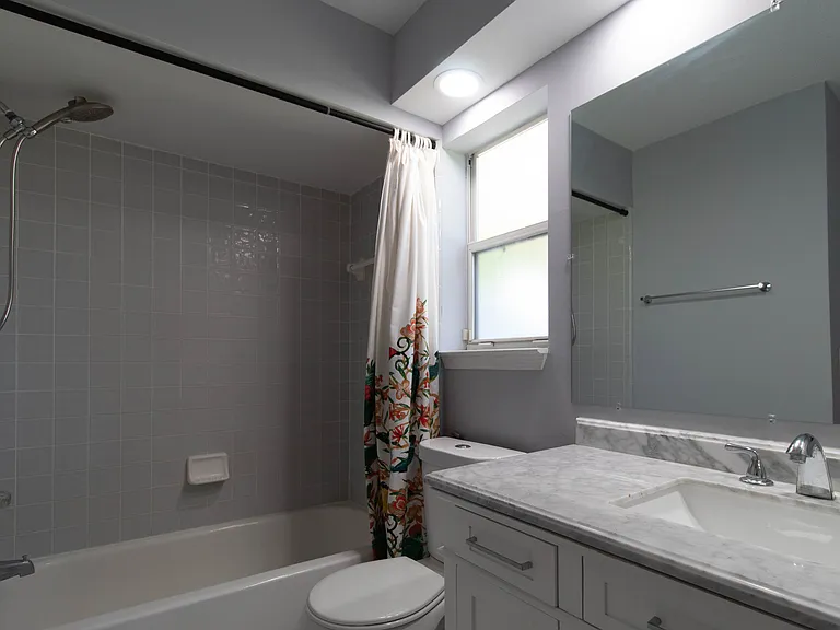 236 Clover Ct — Photo 32