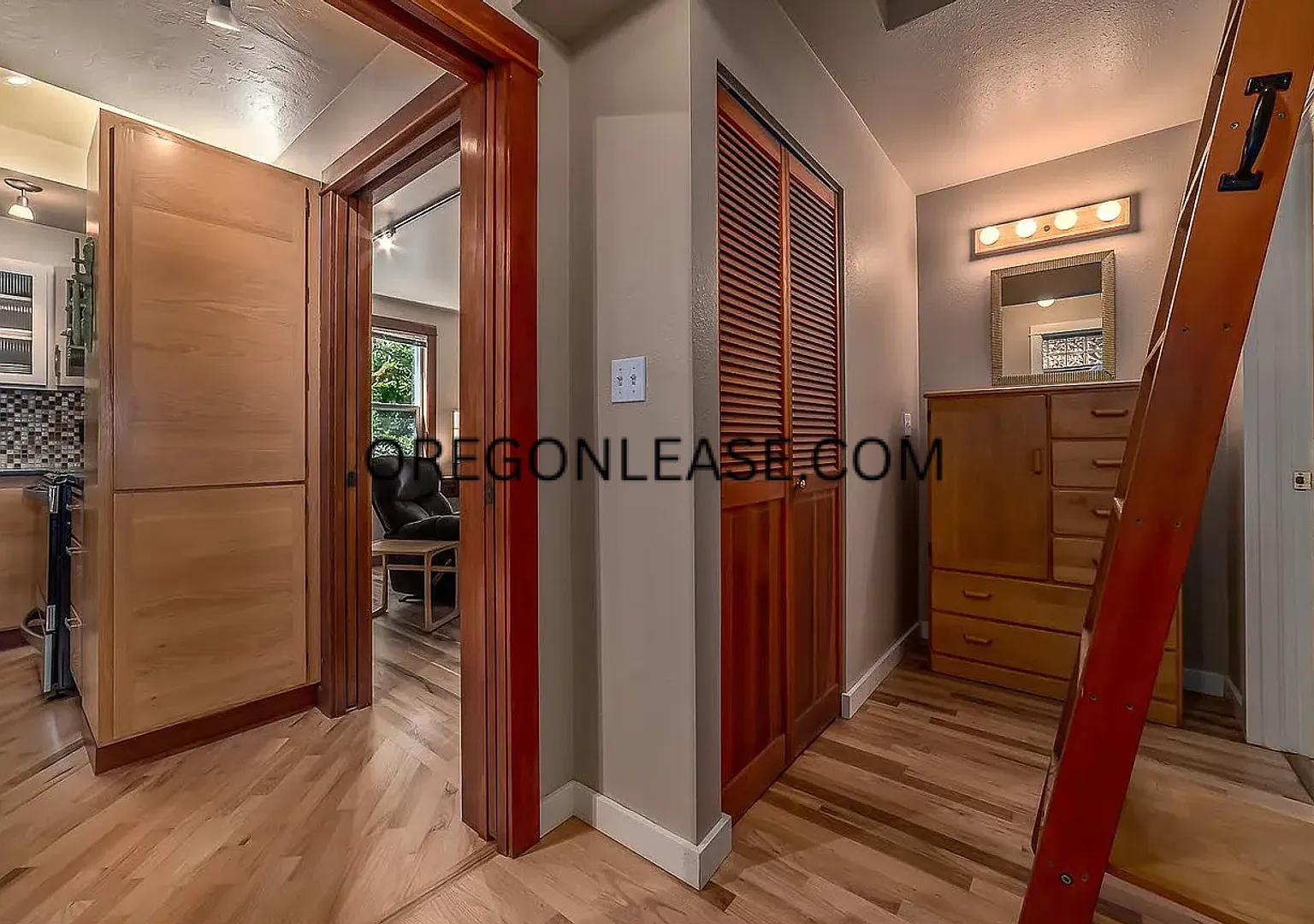 Charming 3-Bedroom Craftsman Bungalow in Coburg — Photo 3