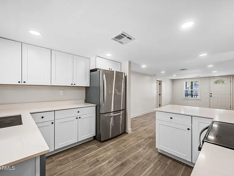 750 W 1st Pl — Photo 11