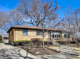 1502 W Willow Ln, Mount Prospect, IL