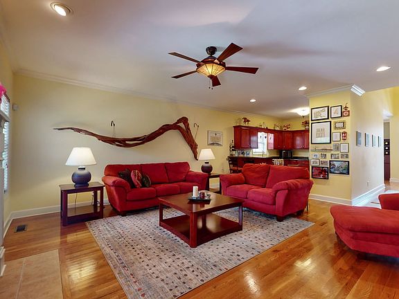 3rd image of 4110 Olivet Dr