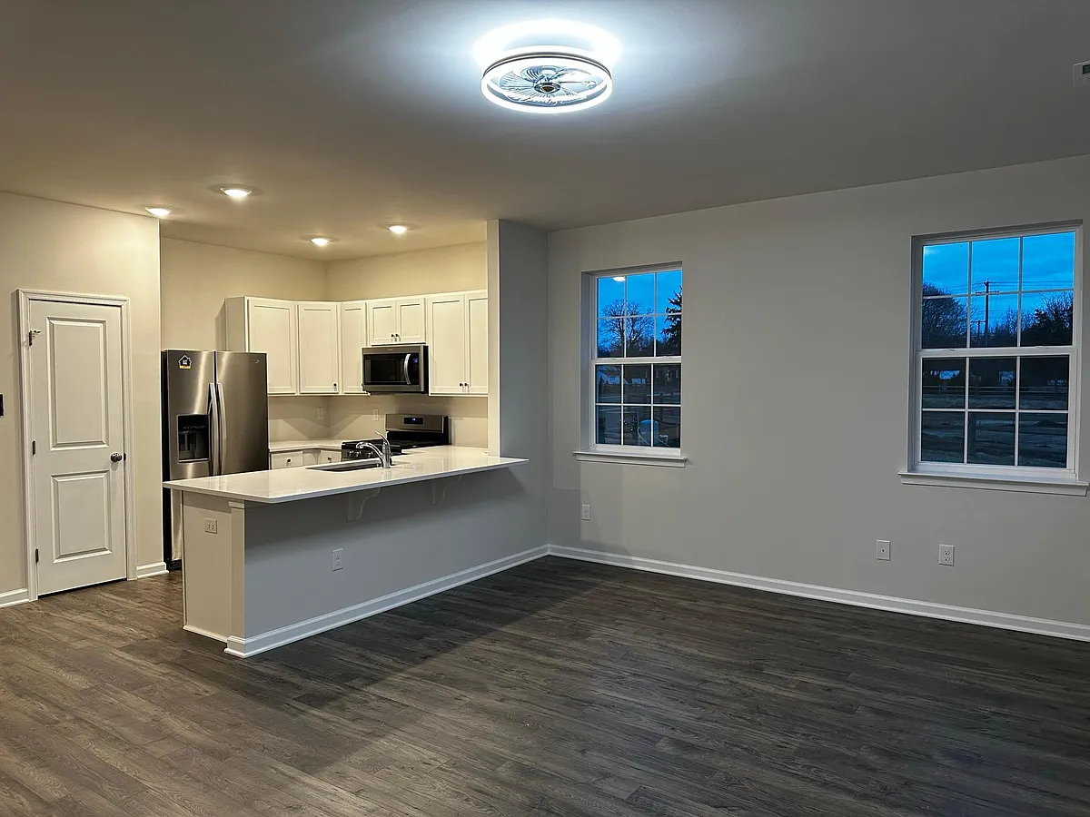 Building Photo - 313 Mazzeo Dr