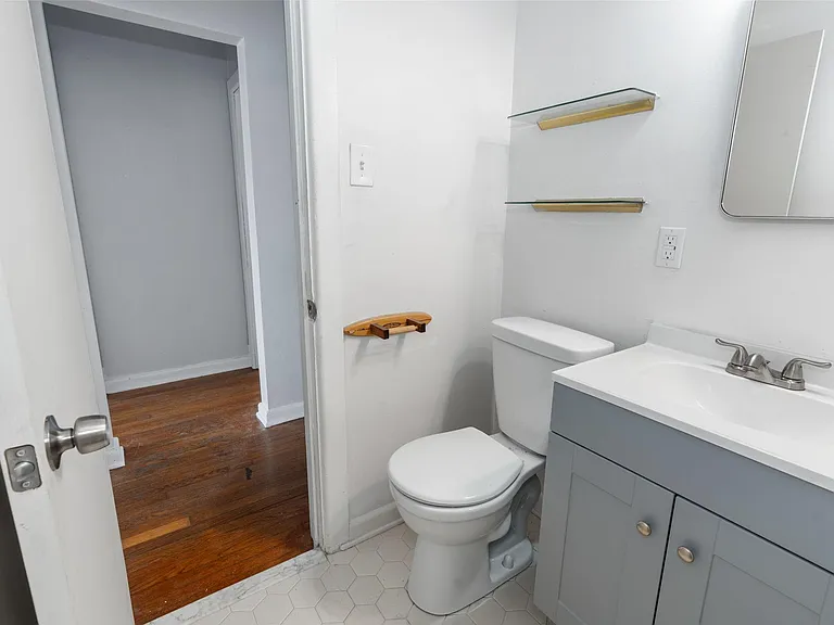 318 34th 1/2 St #A — Photo 19