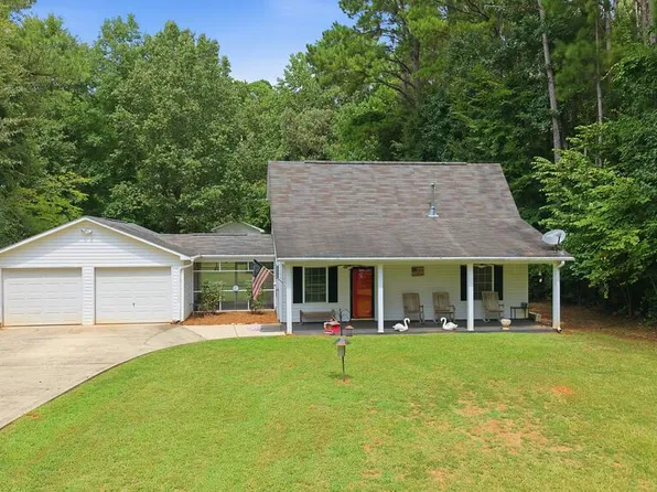 836 Pineland Shores Cir, Cross Hill, SC 29332