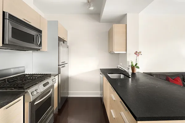 Rented by Compass | media 7