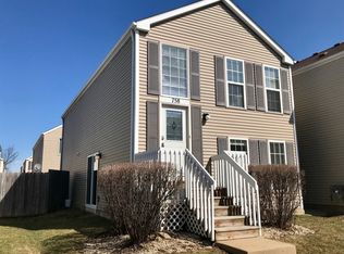 758 Four Seasons Blvd, Aurora, IL