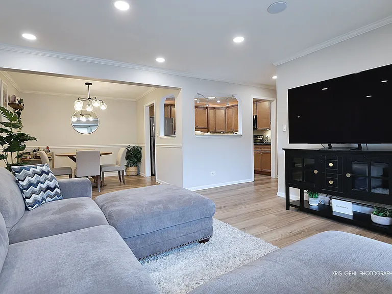510 W Miner St #1D — Photo 8