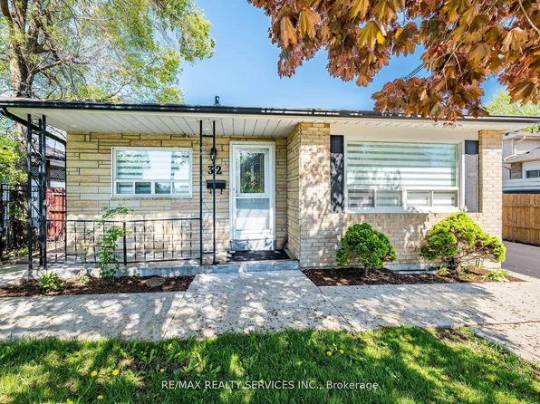 32 Madoc Dr, Brampton, ON L6V 1Z9