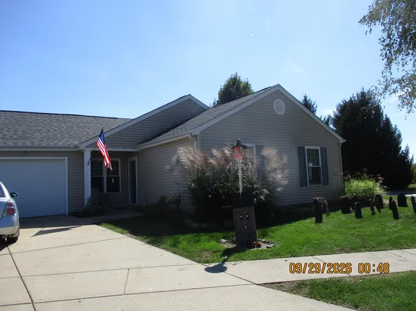 1585 Saugus Close, Valparaiso, IN 46385