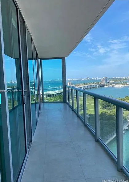 888 Biscayne Blvd #4009