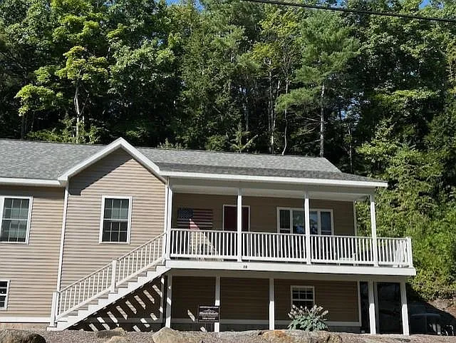 28 Lakewood Manor Rd — Photo 1