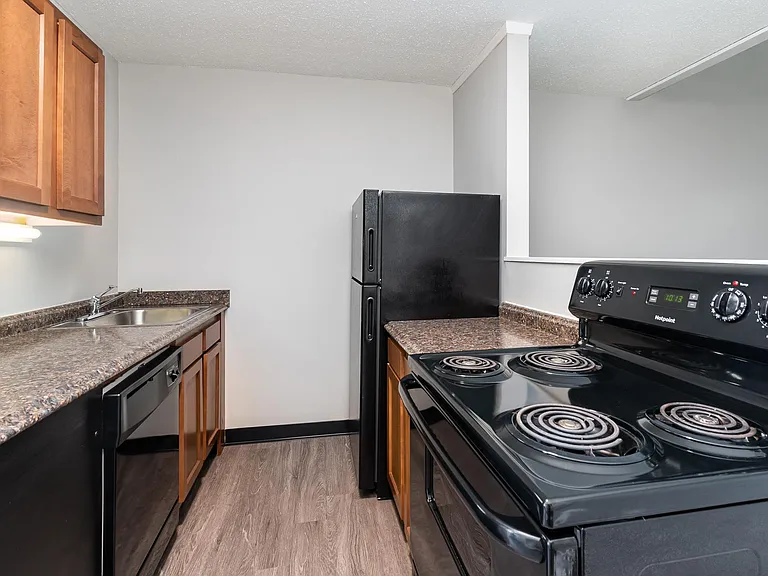 Bay Valley Harbor Apartments — Photo 33