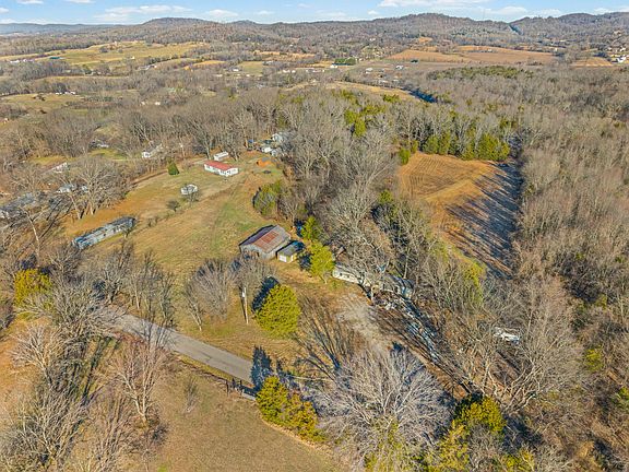 4th image of 1061 Scott Rd