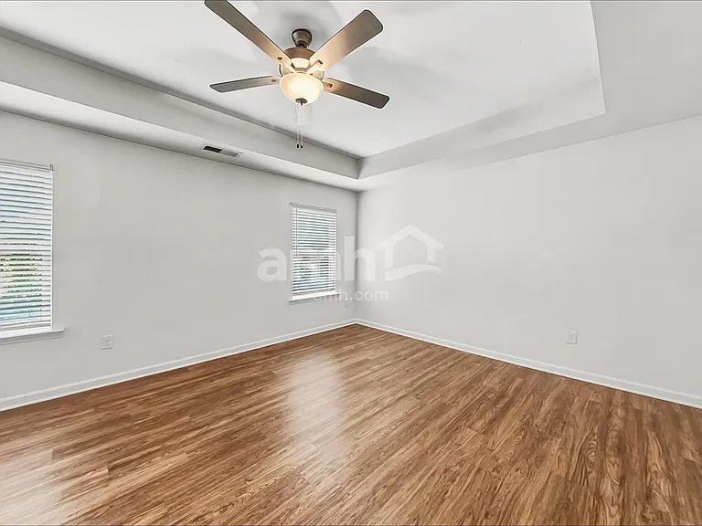 516 Woodall Rd — Photo 10