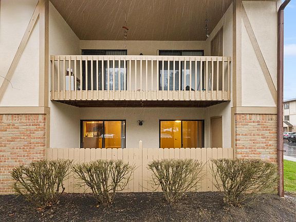 2nd image of 2176 Hedgerow Rd #2176D