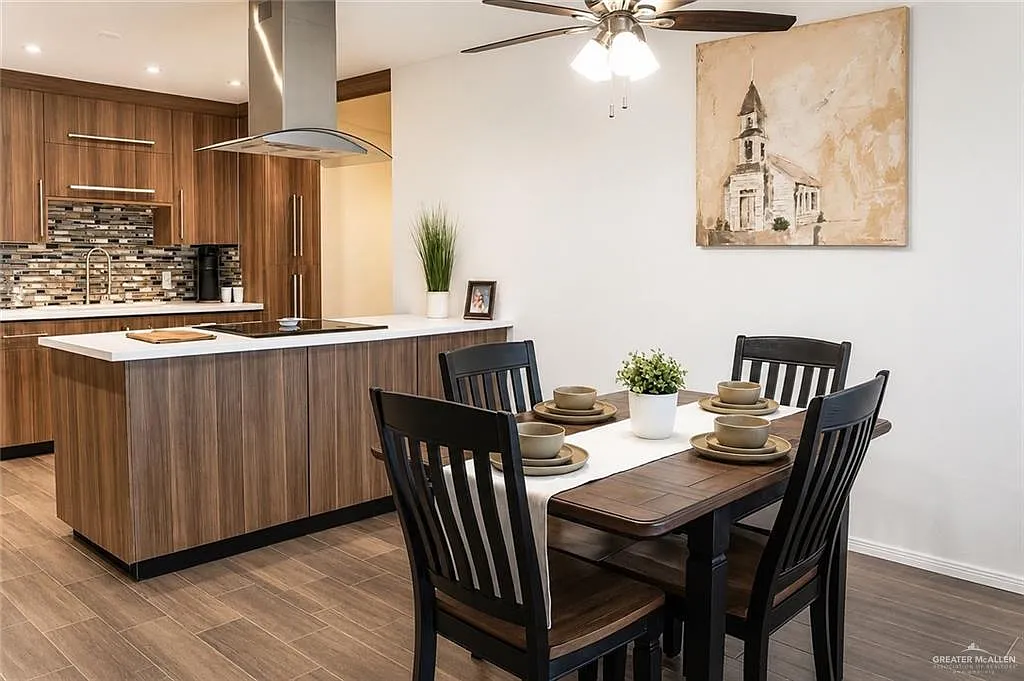 4 bed, 2.0 bath, 1400 sqft, $1,800 — Photo 4