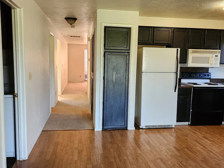 4852 N Sunderland Dr — Photo 9