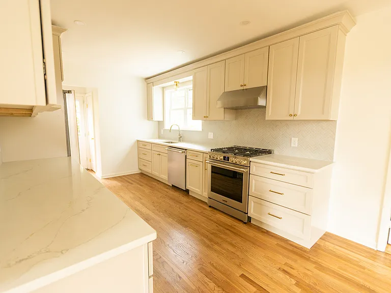 228 Carol Ave — Photo 6