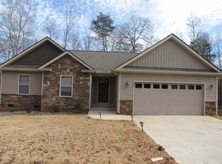 204 Laurelwood Dr, Boiling Springs, SC 29316