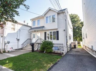 81 Main St, Staten Island, NY 10307