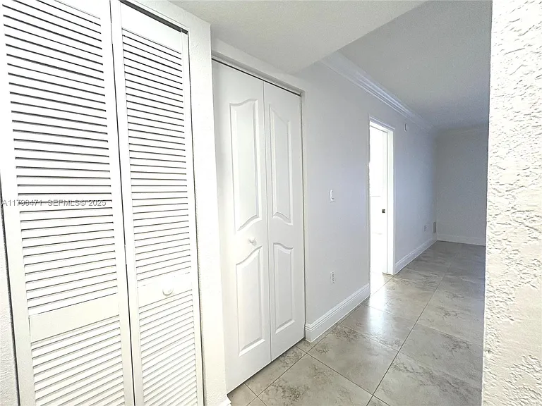 445 SW 11th St #1 — Photo 9