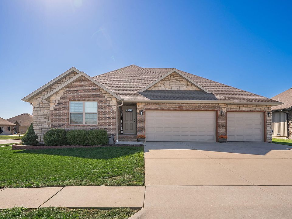 1st image of 878 E Dyann Drive