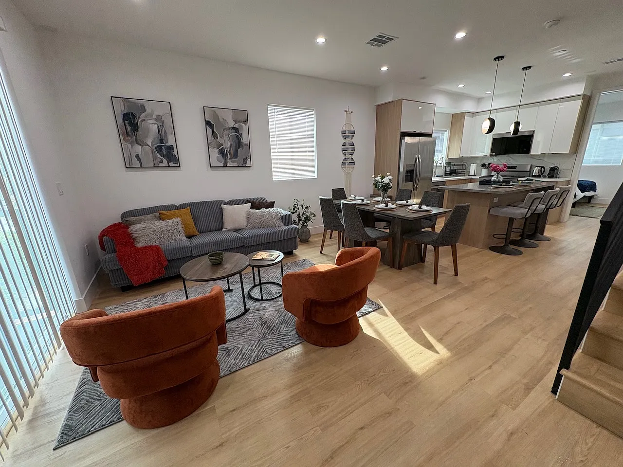 4 bed, 3455 sqft, $5,500 — Photo 3