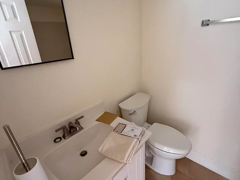 227 Walmar Grv — Photo 5