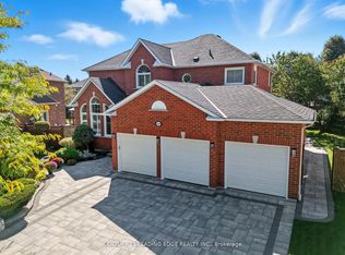 2308 Abbott Cres, Pickering, ON L1X2T5