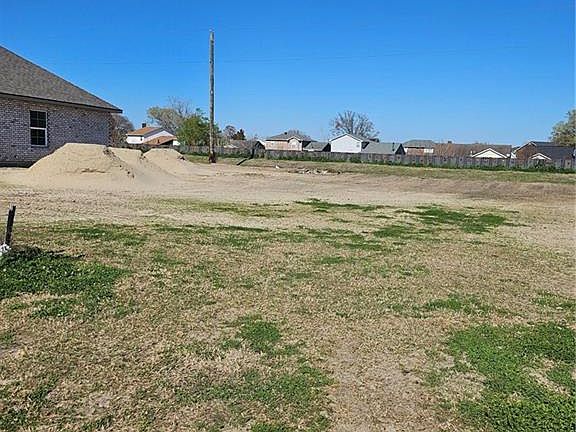 5th image of 733 Rue St