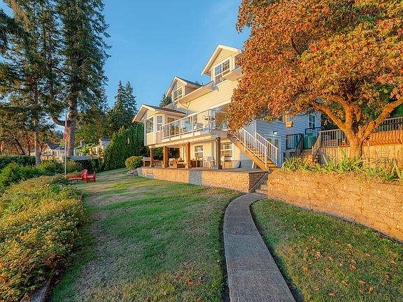 4th image of 319 Chemainus Rd