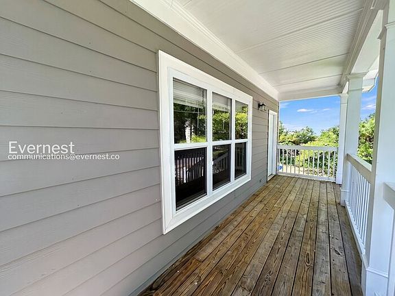 3rd image of 838 Ridge Ave NW