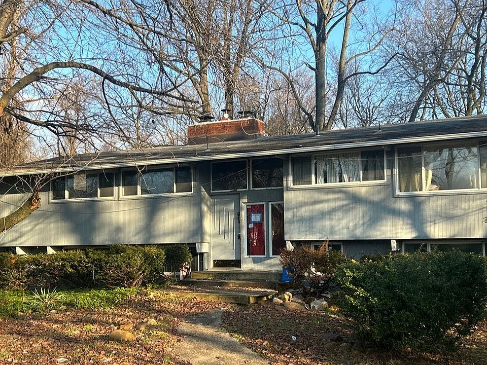 1st image of 604 Sunset Rd