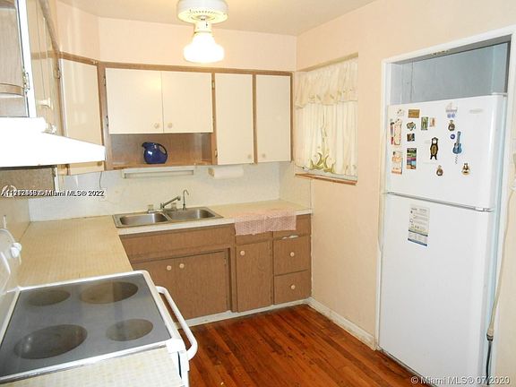 5th image of 1260 NE 129th St #1