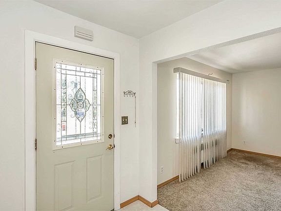 3rd image of 592 Keith Ln