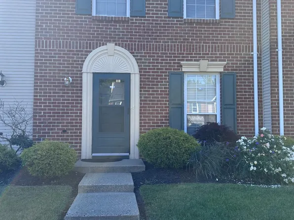 67 Goodwin Dr, North Brunswick, NJ 08902