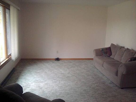 2nd image of 320 McKinley St