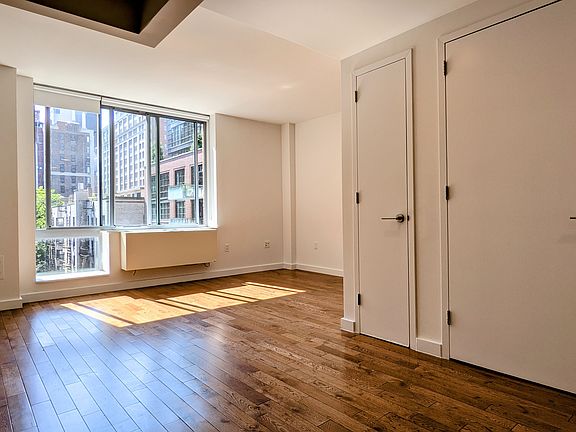 3rd image of 260 W 26th St APT 5C