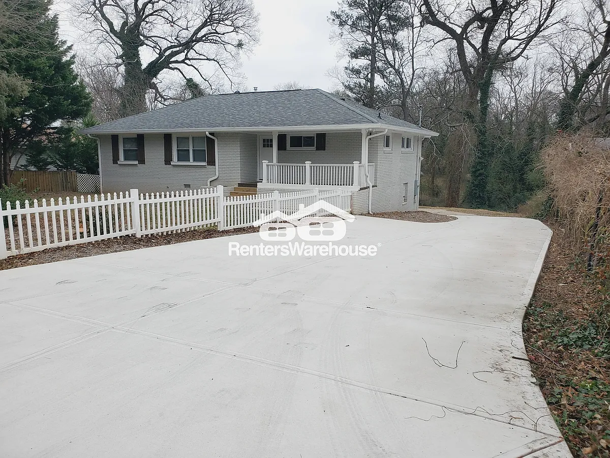 Photo 2 of 26 - 441 Big John Trl SE - Marietta, GA Building Photo - 441 Big John Trl SE