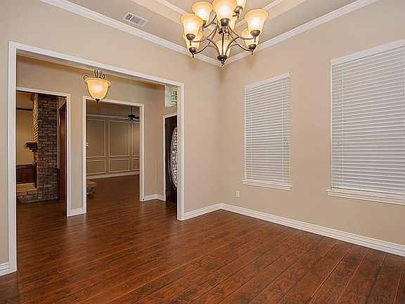 3rd image of 2562 Honeysuckle Dr
