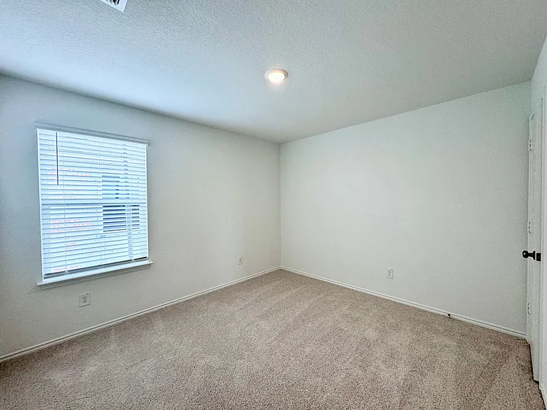 4089 Lily Glade Ln — Photo 29