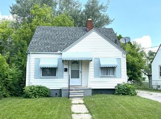 182 Crystal Lake Dr, Pontiac, MI 48341