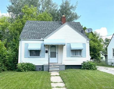 182 Crystal Lake Dr, Pontiac, MI, 48341