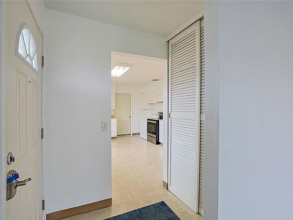 5th image of 4307 Meadowcroft Rd