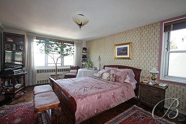 Sold by Bellmarc Realty | media 15