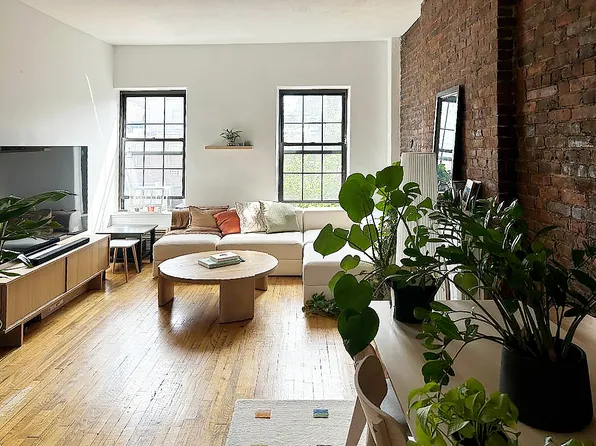 264 W 23rd St APT 3B, New York, NY 10011