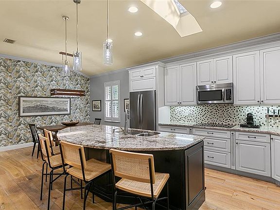 5th image of 6417 Autumn Woods BLVD