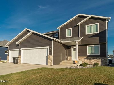 486 Plymouth Ln, Grand Forks, ND, 58201