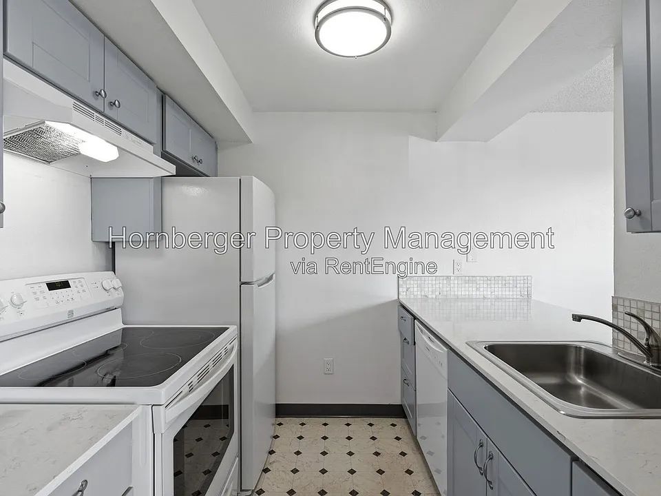 2807 E Boone Ave #7